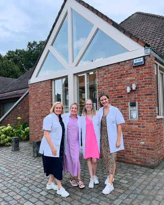 Apotheek-titularis met drie medewerksters voor Apotheek Vanderheyden in Kaulillle