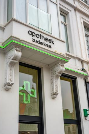 Voorgevel van Apotheek Zuiderkruis in Antwerpen