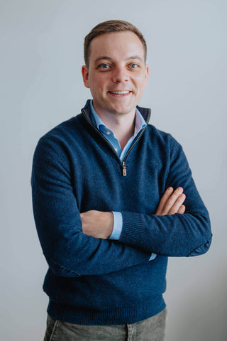 Thijs Hegge profiel met gekruiste armen